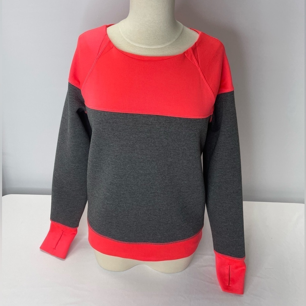 Athleta top (B37#4)